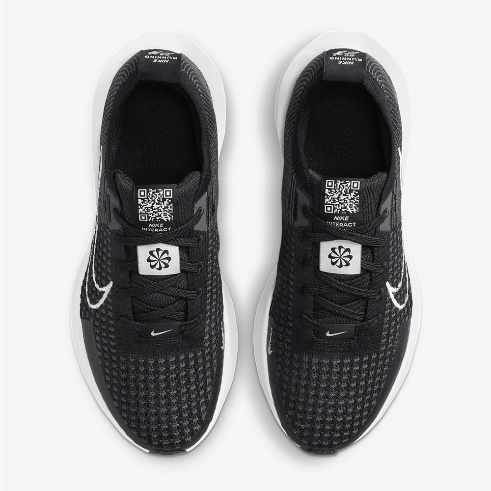NEW! Nike interact run